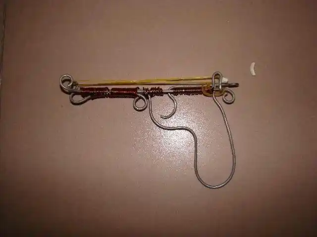 周敬涵作品---皮筋枪