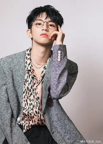 刘冠佑发微博啦!