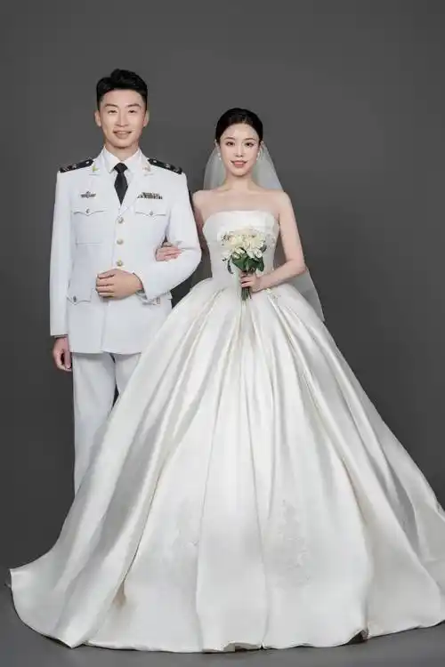 16对军人结婚照太甜了,赶紧点赞吧!