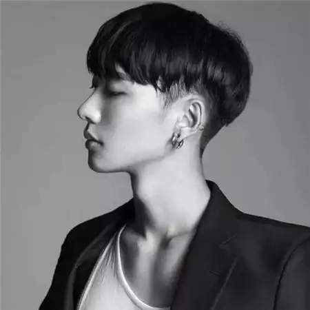 四款侧削男生刘海 修饰脸型的不完美