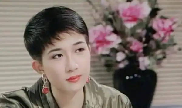 以前的吴绮莉有多特别?当看到她18岁旧照,难怪能迷倒成龙