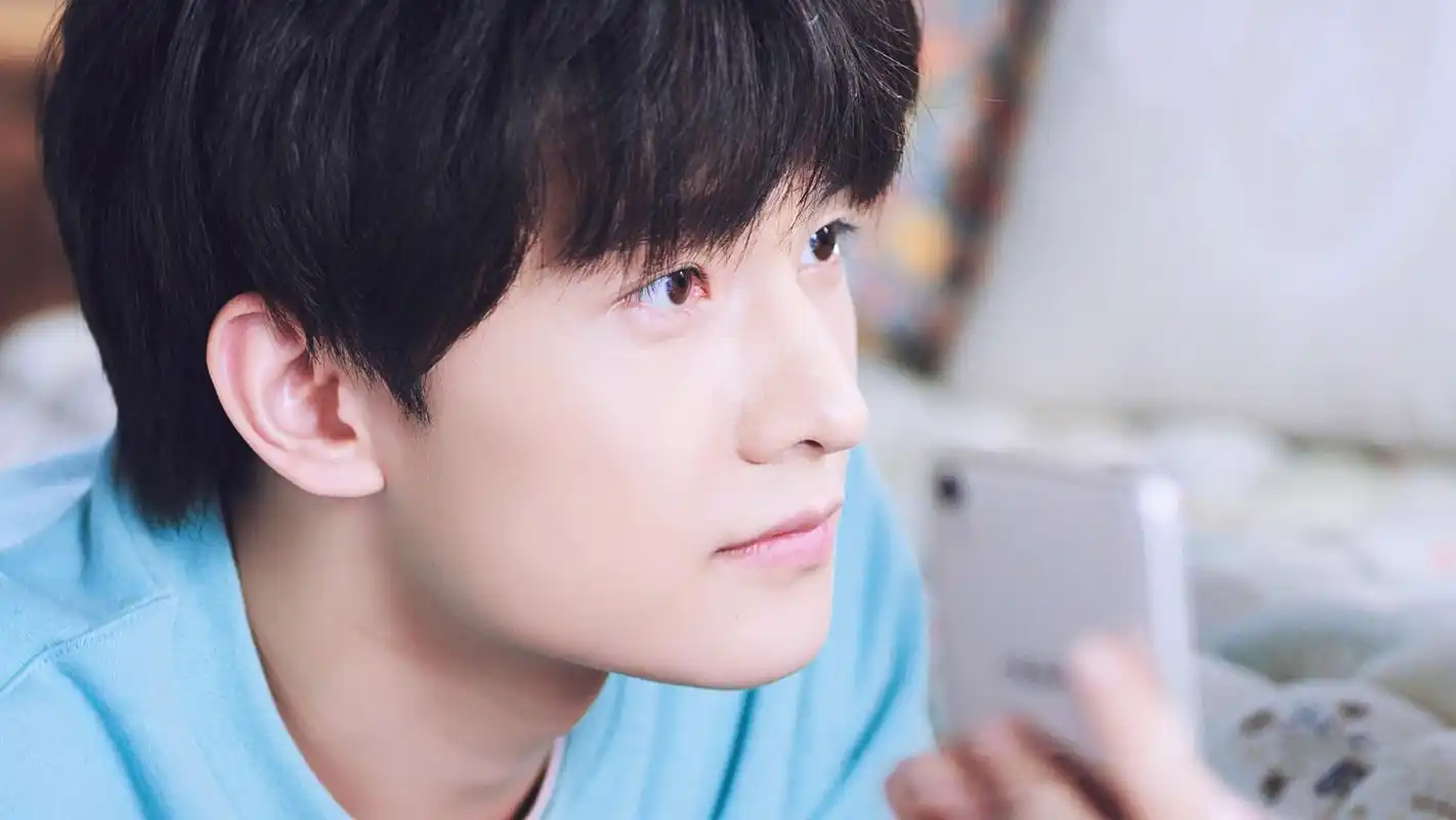 杨洋最新帅气写真图片桌面高清壁纸