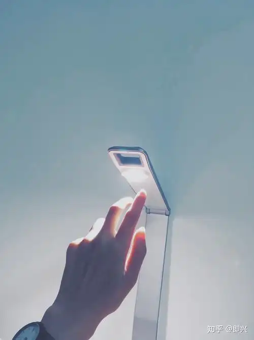 怎样拍出好看的手的照片? - 知乎