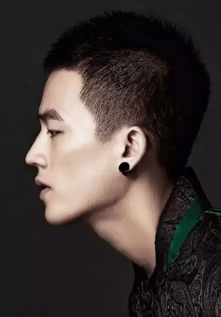 寸头是一种毒药,男人都逃不掉