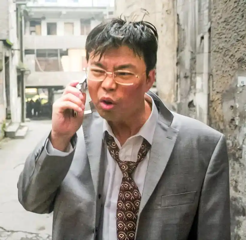 你不知道的《疯狂的石头》:演员的片酬很意外,撞了宝马要赔钱