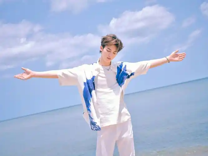 海边少年朱正廷