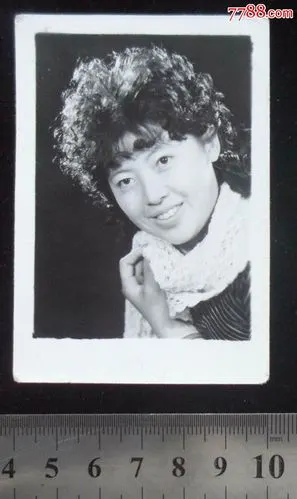 烫发的美女_老照片_奉天驿写真馆【7788收藏__收藏热线】