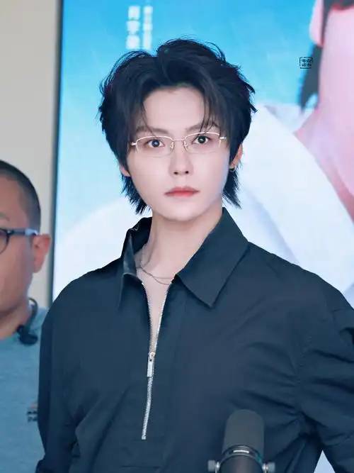 肖宇梁超话#berrything莓事甜分制造官肖宇梁#  240