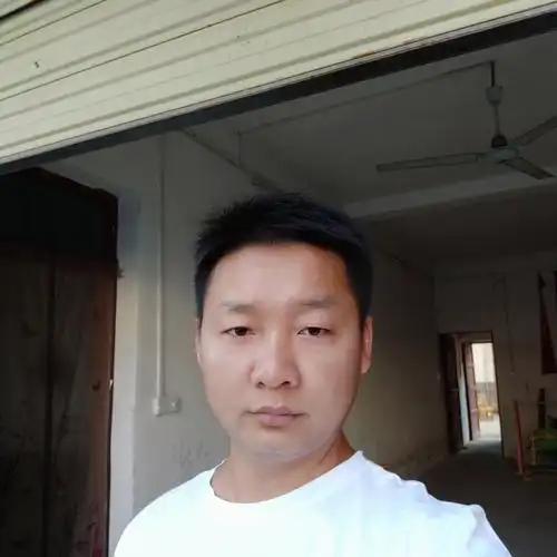 帅气,成熟稳重,爱我,能包容我,呵护我,能给我个温暖的家的男人39岁