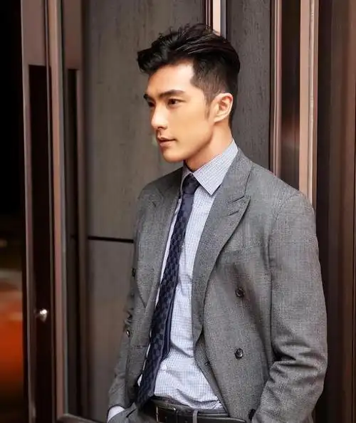 贺军翔遭指控涉刑事案件,住所被警方搜查,手机已被查扣