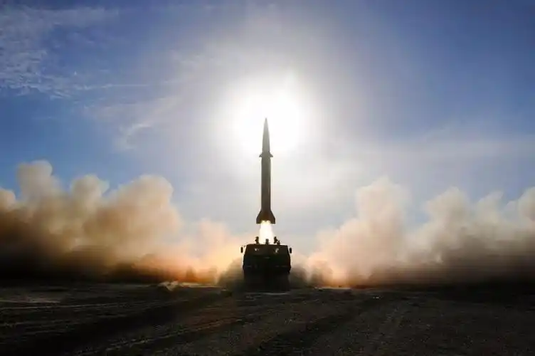 东风导弹见效了美国紧急强化关岛隔着三千公里也不再安全