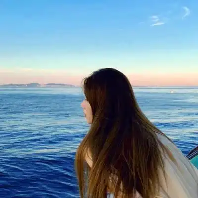 头像女简单干净气质背影