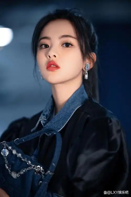 杨超越,1998年7月31日出生于江苏省盐城市大丰区,中国内地影视女演员