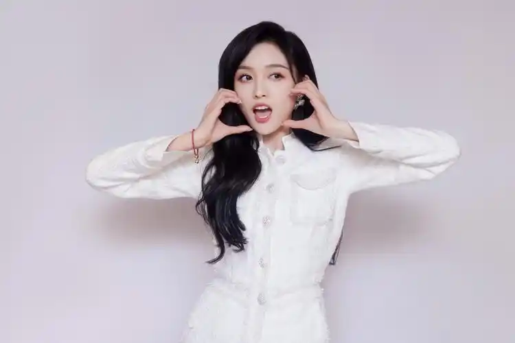 吴宣仪 - 堆糖,美图壁纸兴趣社区