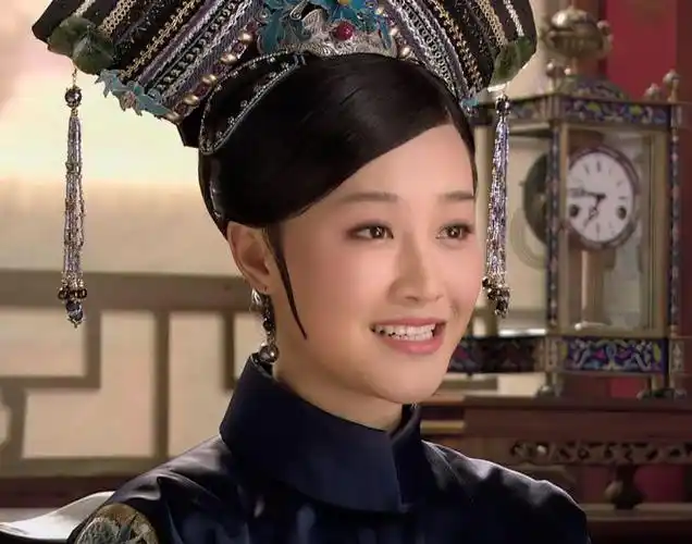 甄嬛传拍到一半导演郑晓龙看着蓝盈莹犹豫再三还是开了口