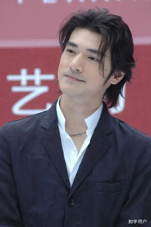 讲真的金城武和陈冠希究竟谁更帅