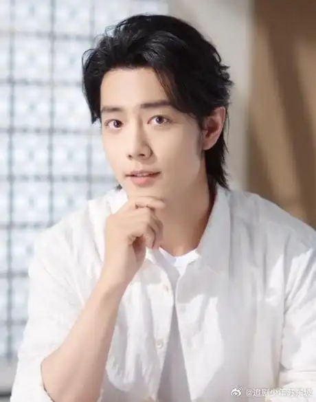 肖战白衬衫长发##肖战怼脸笑颜