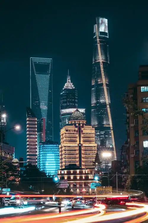 国庆上海魔都外滩灯光秀