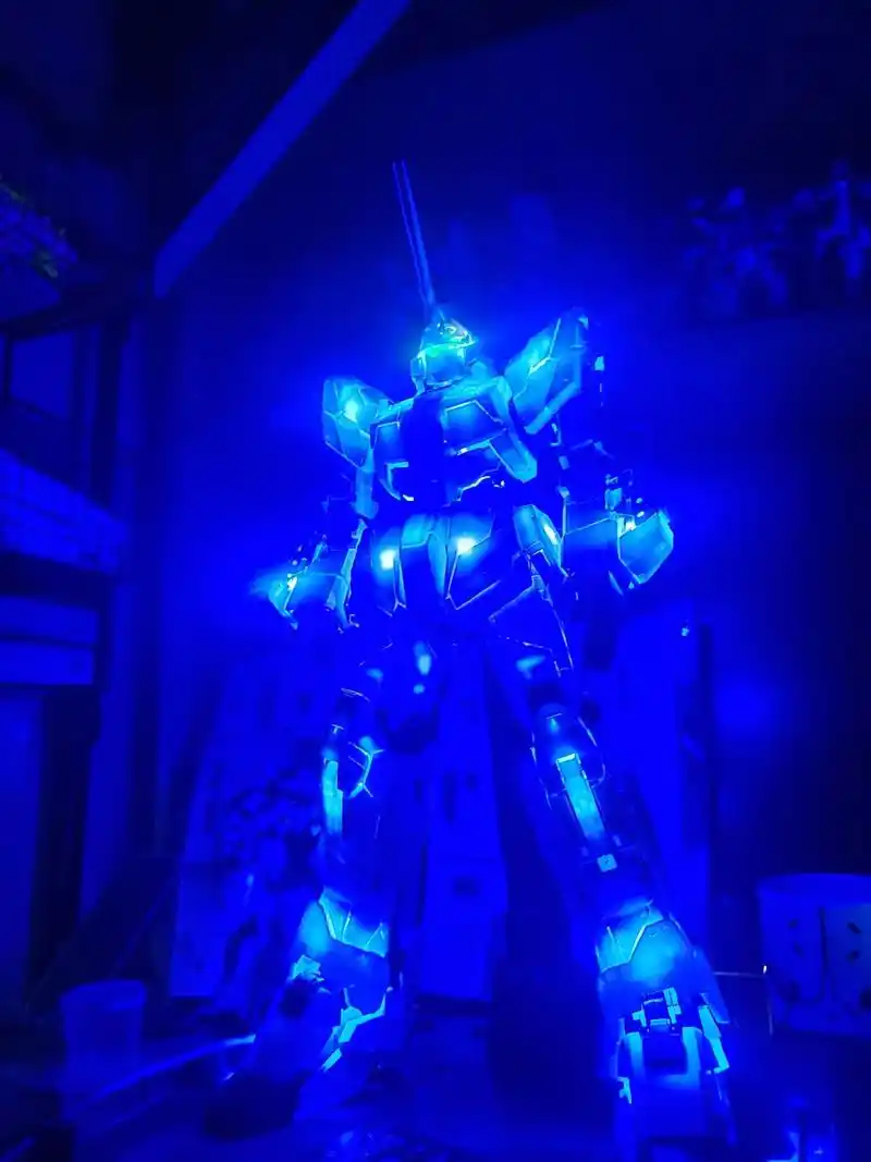 右滑一起来拼独角兽.#高达 #独角兽 #模型 - 抖音