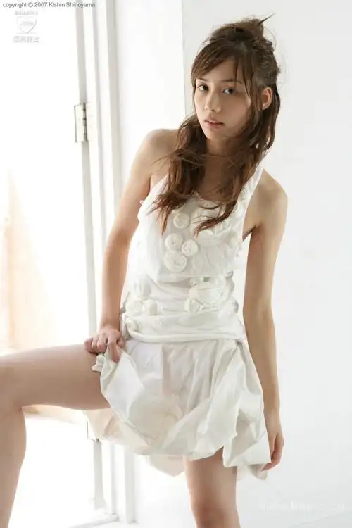 【转载】美女陈怡高清性感写真美图