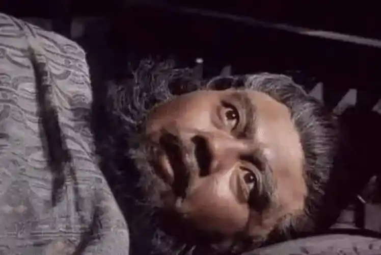 的死让张飞伤心,可晚上借酒消愁的张飞,也因为打骂士兵被砍去了头颅