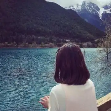 微信情侣头像一对两张唯美背影2019最新 爱情虽美但深刺人心