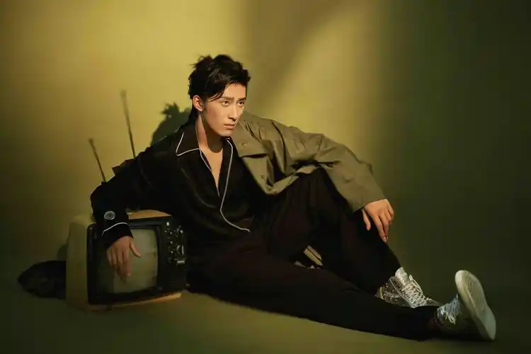 电脑壁纸 明星 大陆明星 阳光大男孩窦骁