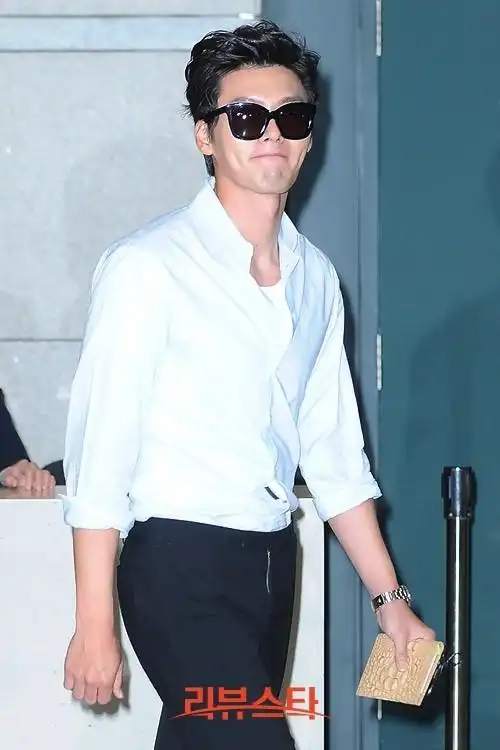 玄彬活动0505结束在4日的广州影迷见面返韩仁川机场