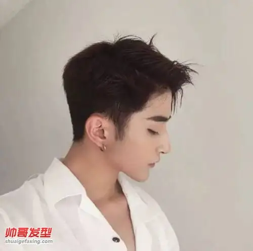2017夏天男生潮发型 国内潮男帅哥示范流行短发(2)