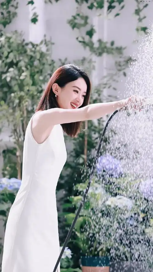 赵丽颖白裙好温柔