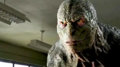 影视《超凡蜘蛛侠》:变异大蜥蜴大战蜘蛛侠,打斗场面超震撼!