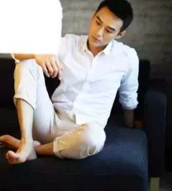 都说靖王王凯的手好看 那是因为你们没见过他的脚