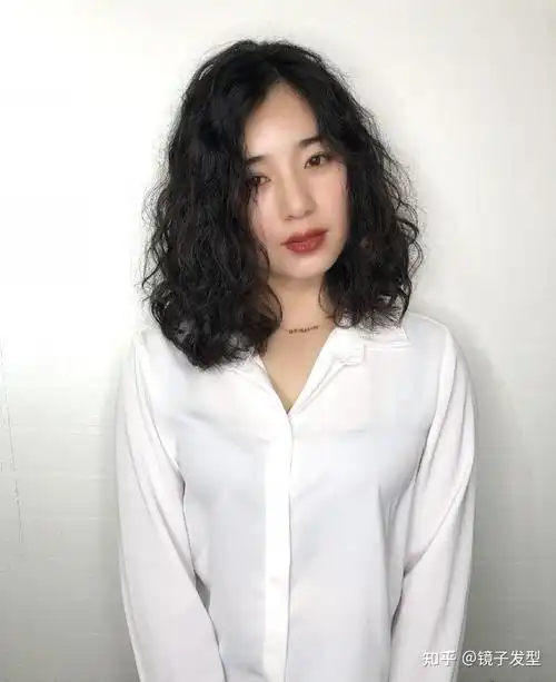 春节精选人气烫小卷,烫微卷20多款,喜欢烫发来的这里看