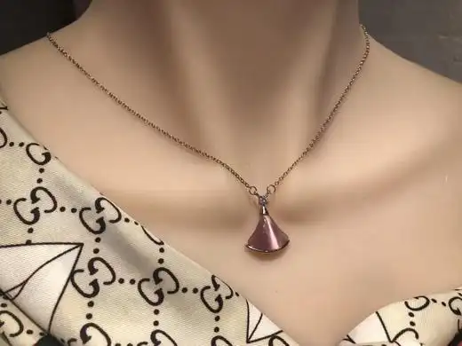 女士时尚经典宝格丽甜美戒圈扇形珍珠项链041196