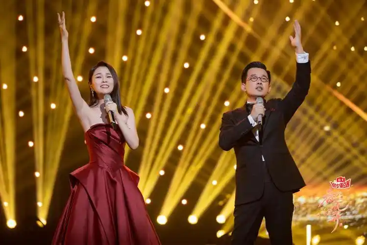 综艺| 《春天花会开》迎收官之战 歌唱家阎维文见证"绽放新声"诞生 -z