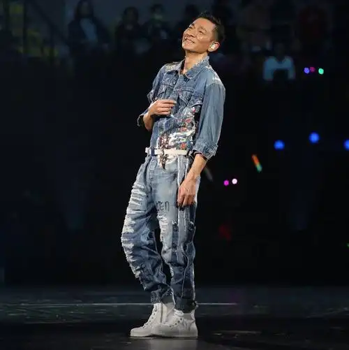 刘德华演唱会同款牛仔连体衣套装男破洞牛仔衣夹克牛仔裤表演服