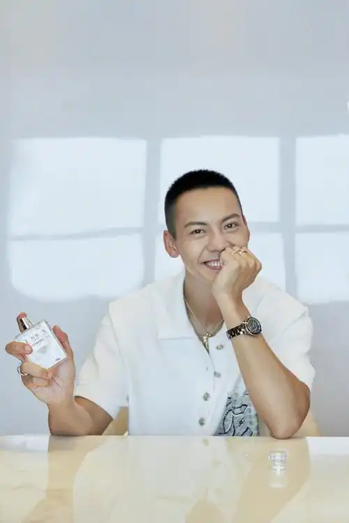 图片大全 明星写真 陈伟霆n°5超甜帅气写真1/6 一键举报图片简介: 陈