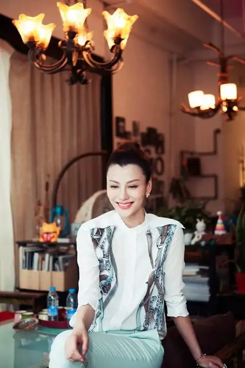 最美三集连播江易珈上演女王连环计