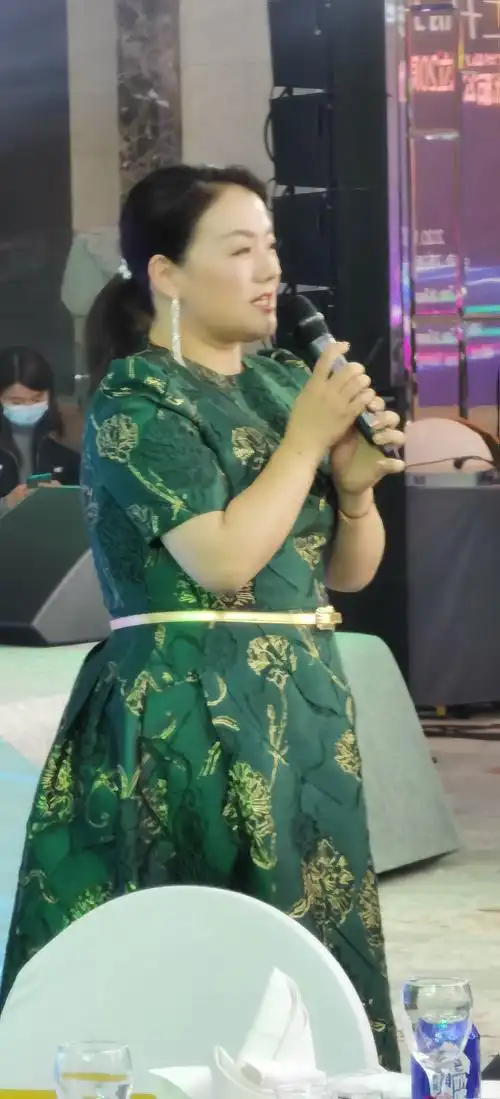 歌唱家柏文在邳州