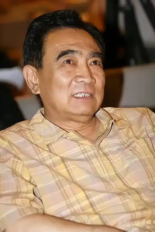 演员鲍国安:大器晚成,中年饰演曹操才出名,低调至今不炒作_角色_三国