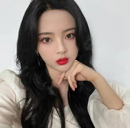 杨超越出道四周年快乐