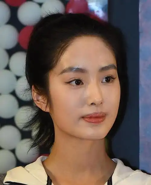 面部扁平的女人怎么提升精致感杨采钰的逆袭之路值得你参考