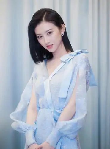 领略景甜的时尚穿果绿色西装清爽甜美又显气质穿搭时髦又高级