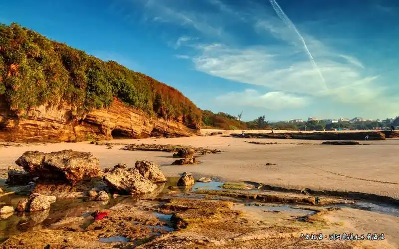 北海涠洲岛暮色下的石螺口海滩