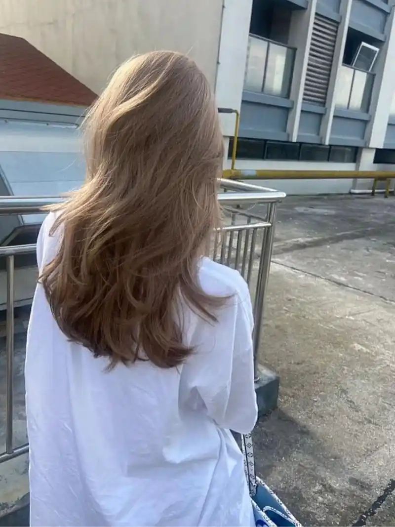 超级怕踩雷 绝绝子奶茶色头发! !超显白! !