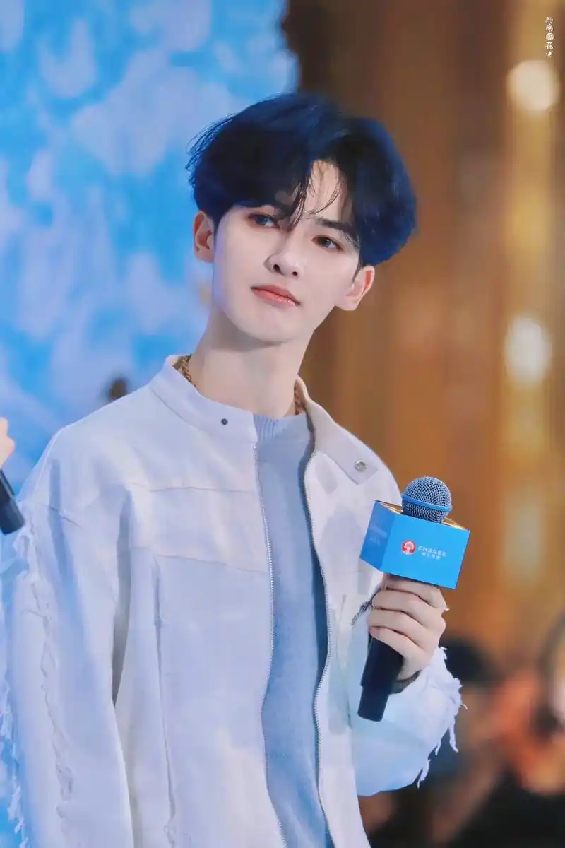 朱正廷长沙霸王茶姬站台.#朱正廷#朱正廷麦麸判官 #朱正廷霸