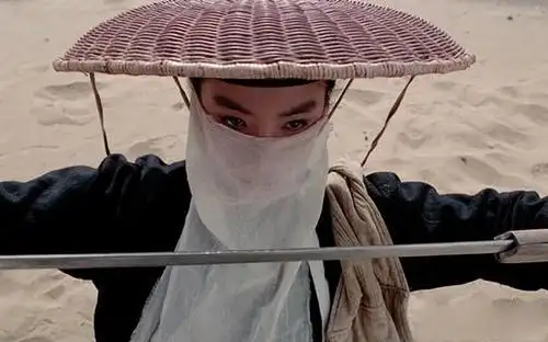 她曾和赵薇比美林青霞夸她像自己 因耍大牌被封杀