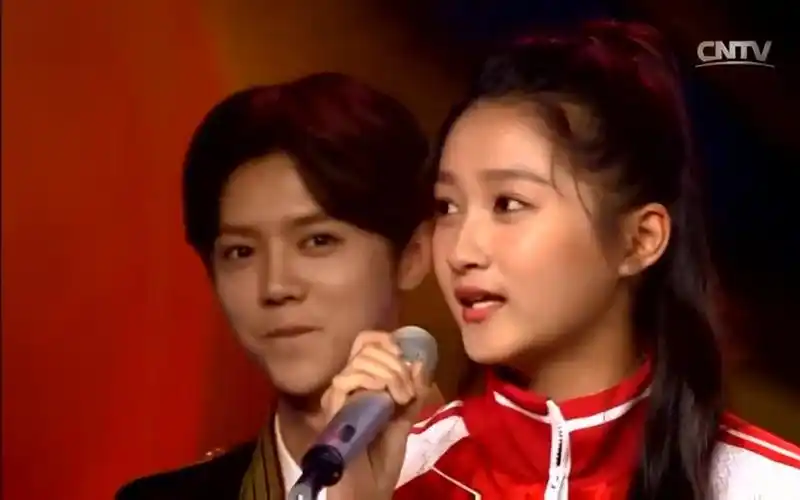 【鹿彤】170504 五四幕后直播 鹿彤cut【鹿晗x关晓彤】_哔哩哔哩 (゜