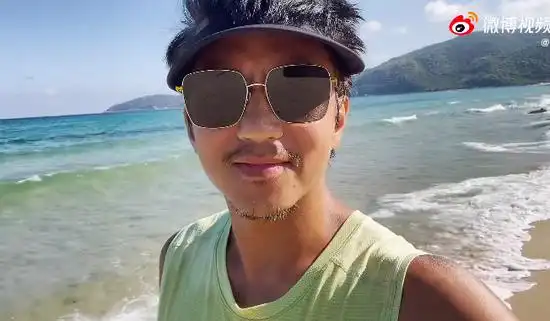 邓超卡点为影迷会庆生:对你们的爱比我肤色更深