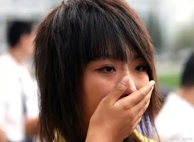 20岁大学生发烧不退,检查出艾滋病后坦白:不该有侥幸心理